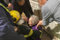 Công an quận Ngô Quyền cứu 04 người mắc kẹt thoát khỏi đám cháy trong đêm