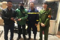 Tài xế xe ôm công nghệ trả lại hơn 15 triệu đồng cho người bị đánh rơi