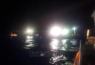 Cứu nạn 6 thuyền viên trôi dạt trên biển