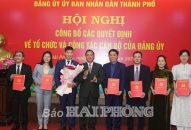 Công bố các quyết định về công tác tổ chức, cán bộ của Đảng bộ UBND thành phố