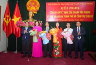 Công bố các Quyết định về công tác cán bộ tại Văn phòng UBND thành phố