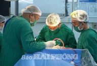 Bệnh viện hữu nghị Việt Tiệp phẫu thuật kép sọ não-cột sống thành công, cứu sống du khách người Úc