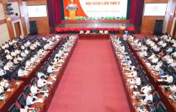 Tập trung tổ chức thành công Đại hội Đảng, ổn định chính quyền địa phương hai cấp và phấn đấu hoàn thành mục tiêu tăng trưởng 12,35%