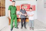 Học sinh lớp 5 ở xã Kim Thành trả lại gần 5 triệu đồng cho người đánh rơi