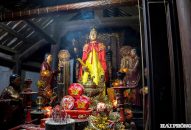 Độc đáo pho tượng đứng lên ngồi xuống trong ngôi miếu cổ ở Hải Phòng