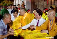 Hàng vạn người xếp hàng xin ấn tại Đền Kiếp Bạc