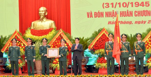 Lực lượng vũ trang Quân khu 3 đón nhận Huân chương Bảo vệ Tổ quốc hạng nhất