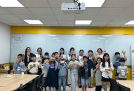 Lớp vẽ cuối tuần cho trẻ em Trung tâm Việt – Hàn