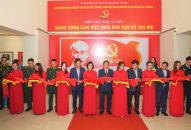 Khai mạc Triển lãm “Đảng Cộng sản Việt Nam qua các kỳ Đại hội”