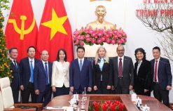 Chủ tịch UBND thành phố Lê Ngọc Châu tiếp và làm việc với Công ty TNHH Ford Việt Nam