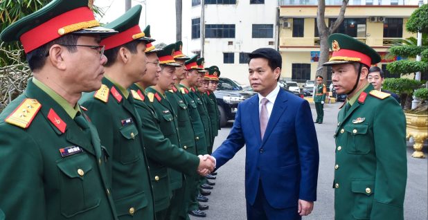 Đồng chí Chủ tịch UBND thành phố Lê Ngọc Châu thăm, chúc Tết cán bộ, chiến sĩ Bộ Chỉ huy quân sự thành phố