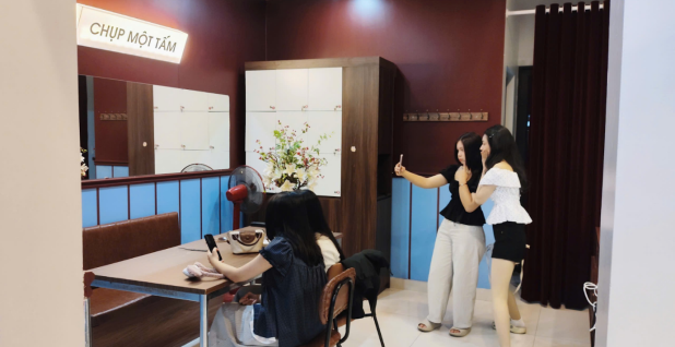 Giới trẻ Hải Phòng say mê lưu giữ kỷ niệm với trào lưu chụp ảnh photobooth